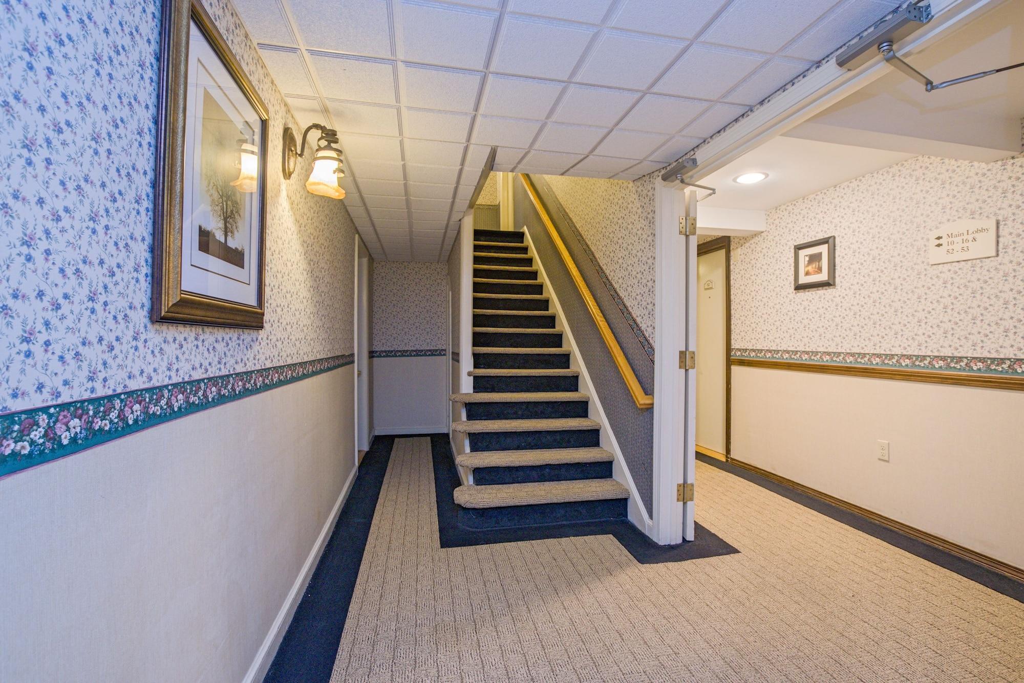 Vista Lobby Coachman Inn