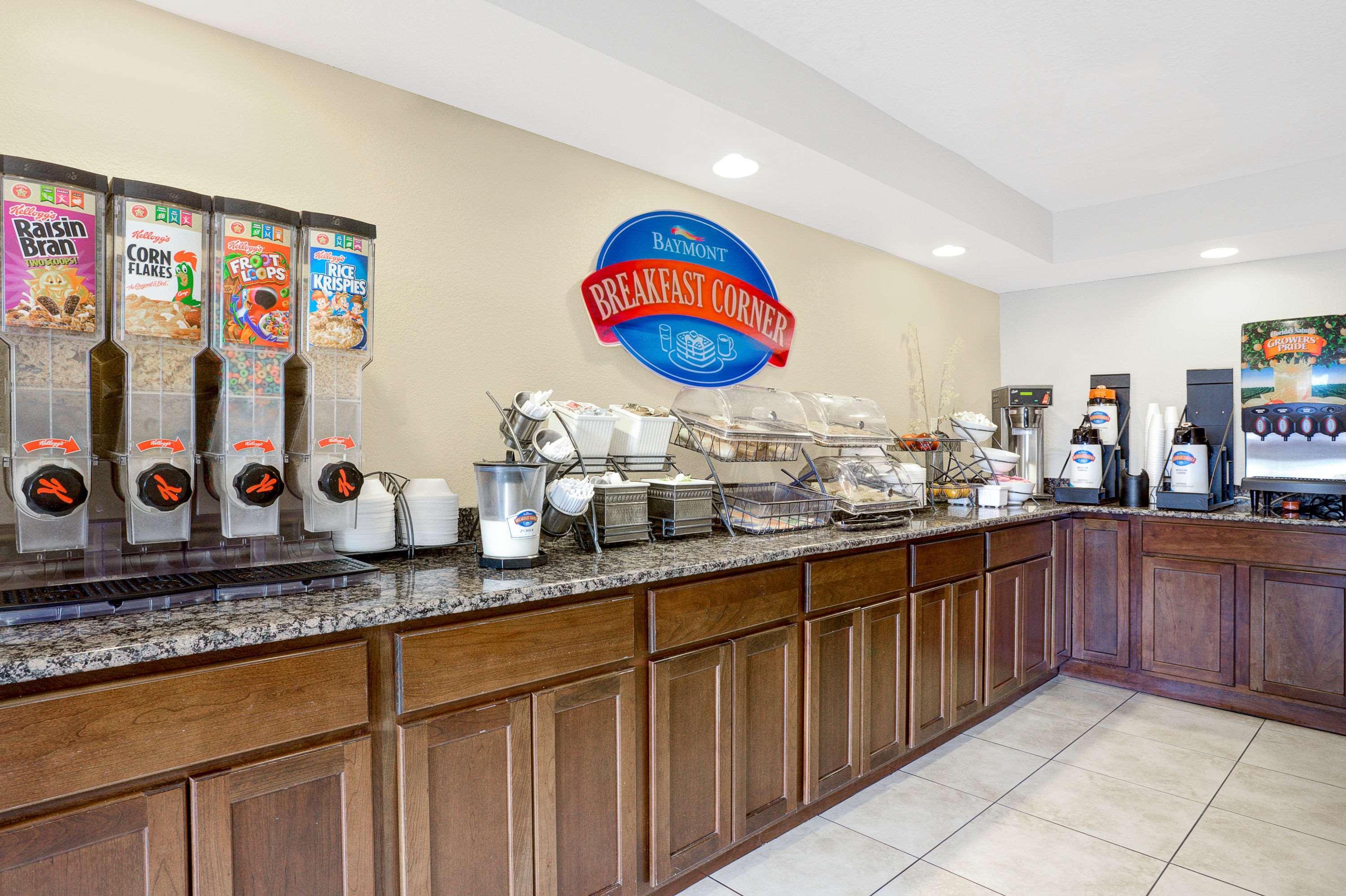 Restaurant Baymont Inn & Suites by Wyndham San Marcos Outlet Malls
