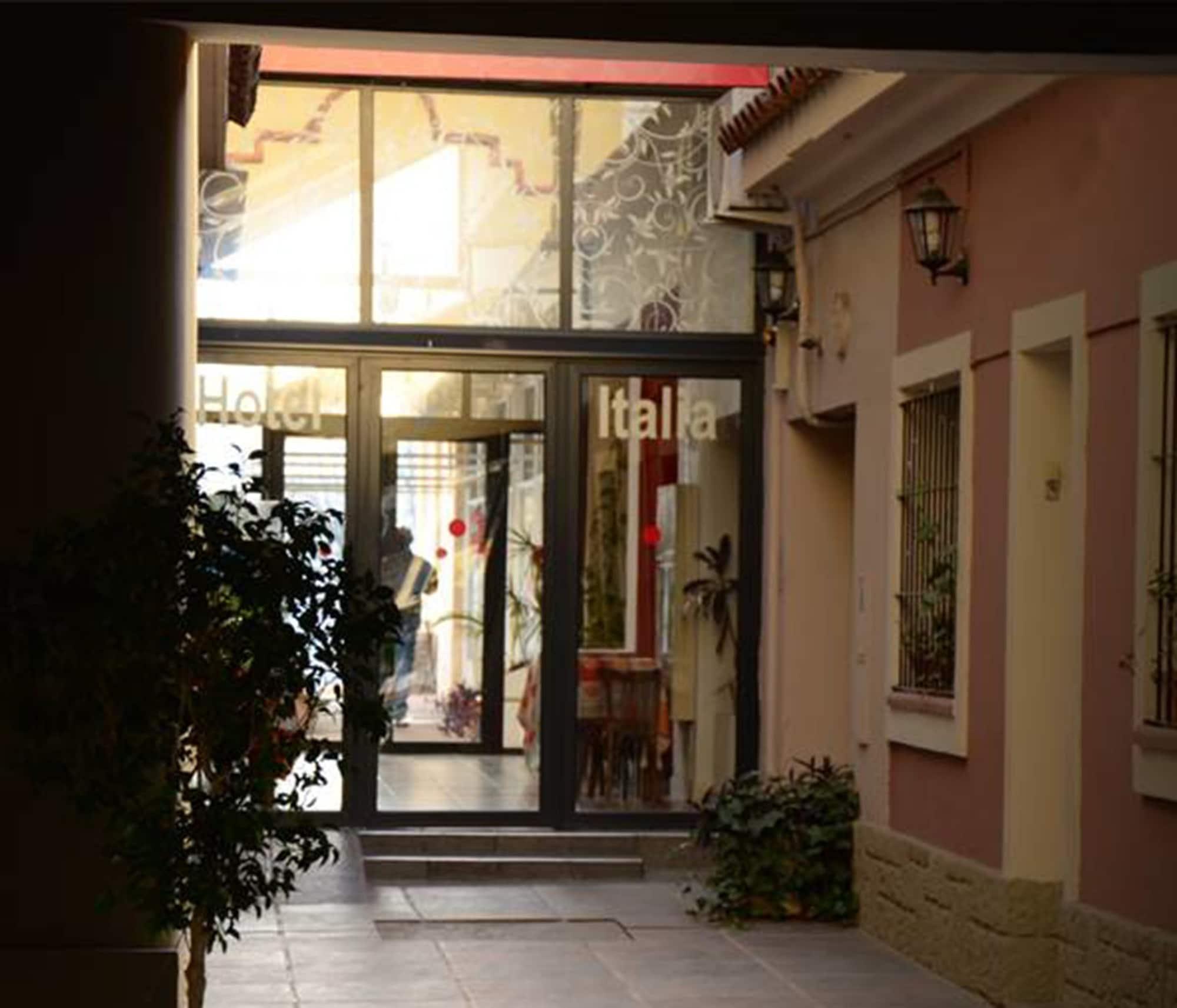 Vista Exterior Hotel Italia
