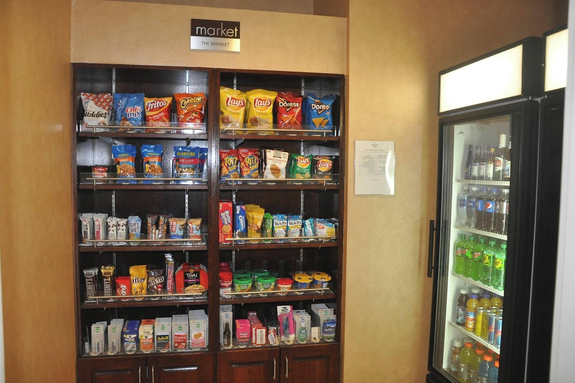 Bar/Salón Residence Inn by Marriott Wichita East at Plazzio