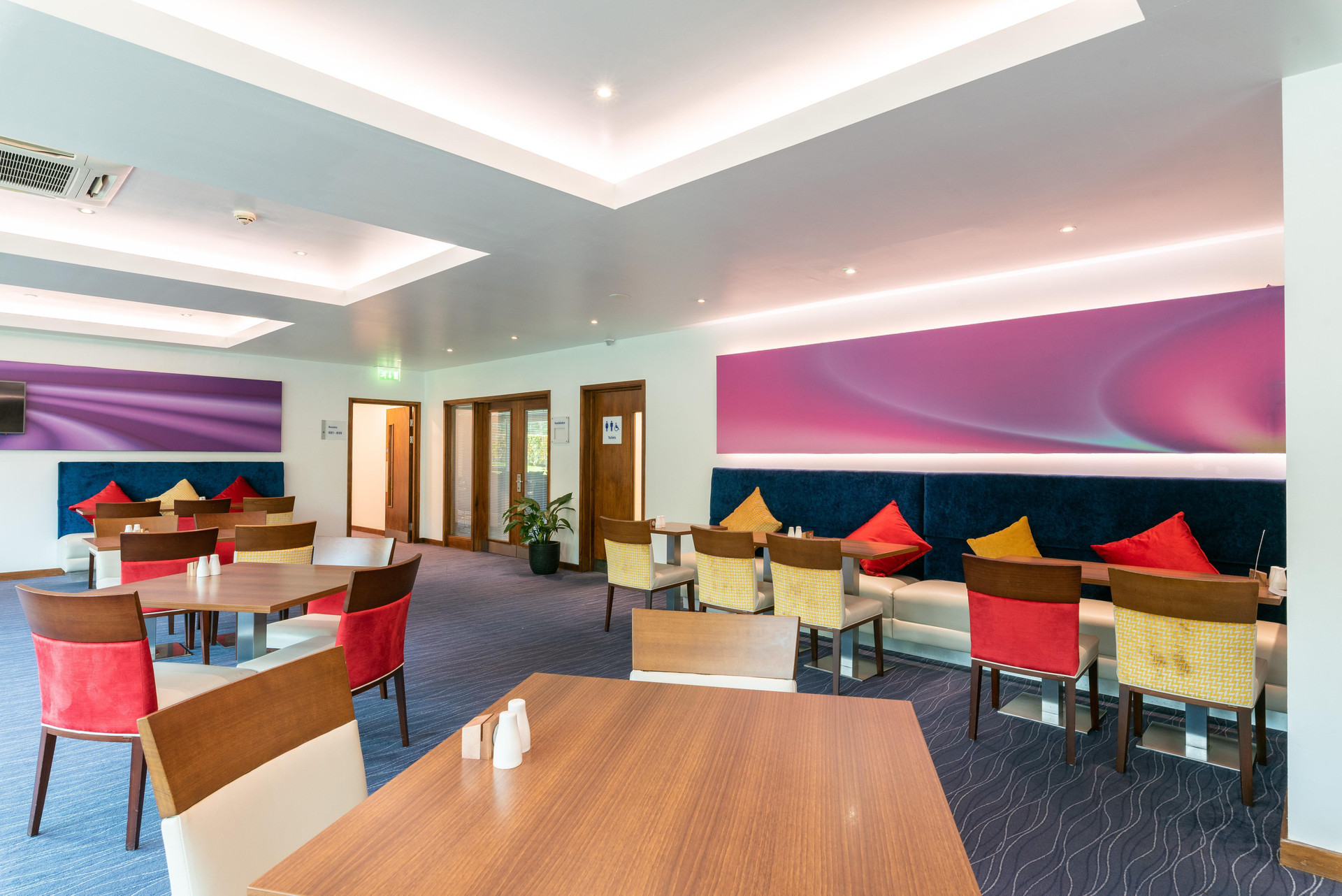 Restaurant Holiday Inn Express Burnley M65, Jct.10