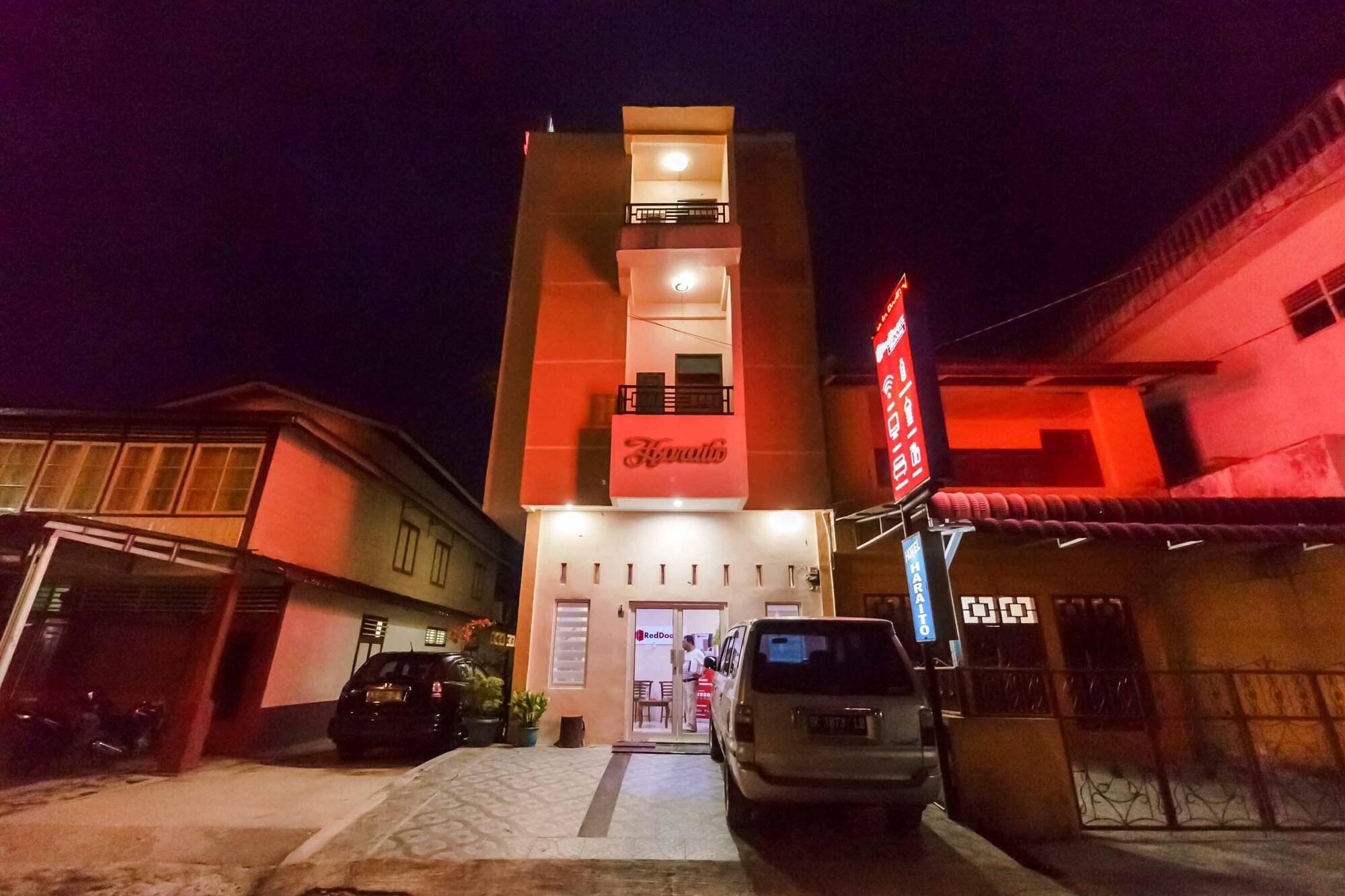 Vista Exterior RedDoorz @ Haraito Tarutung