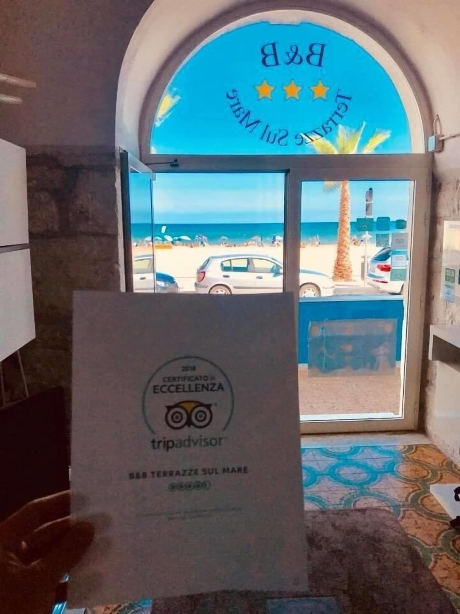 Vista Lobby Albergo Terrazze Sul Mare