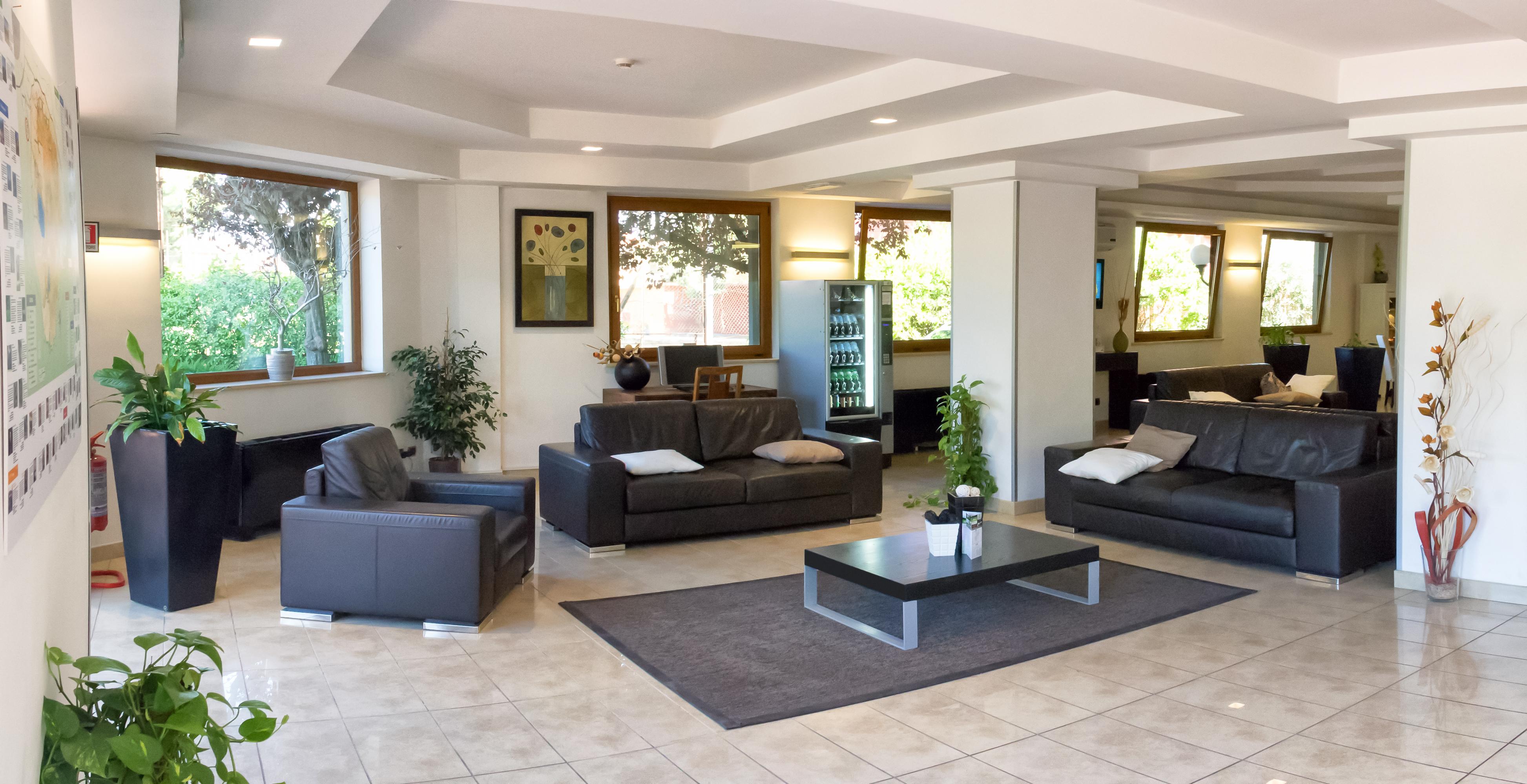 Vista Lobby Excel Hotel Roma Ciampino