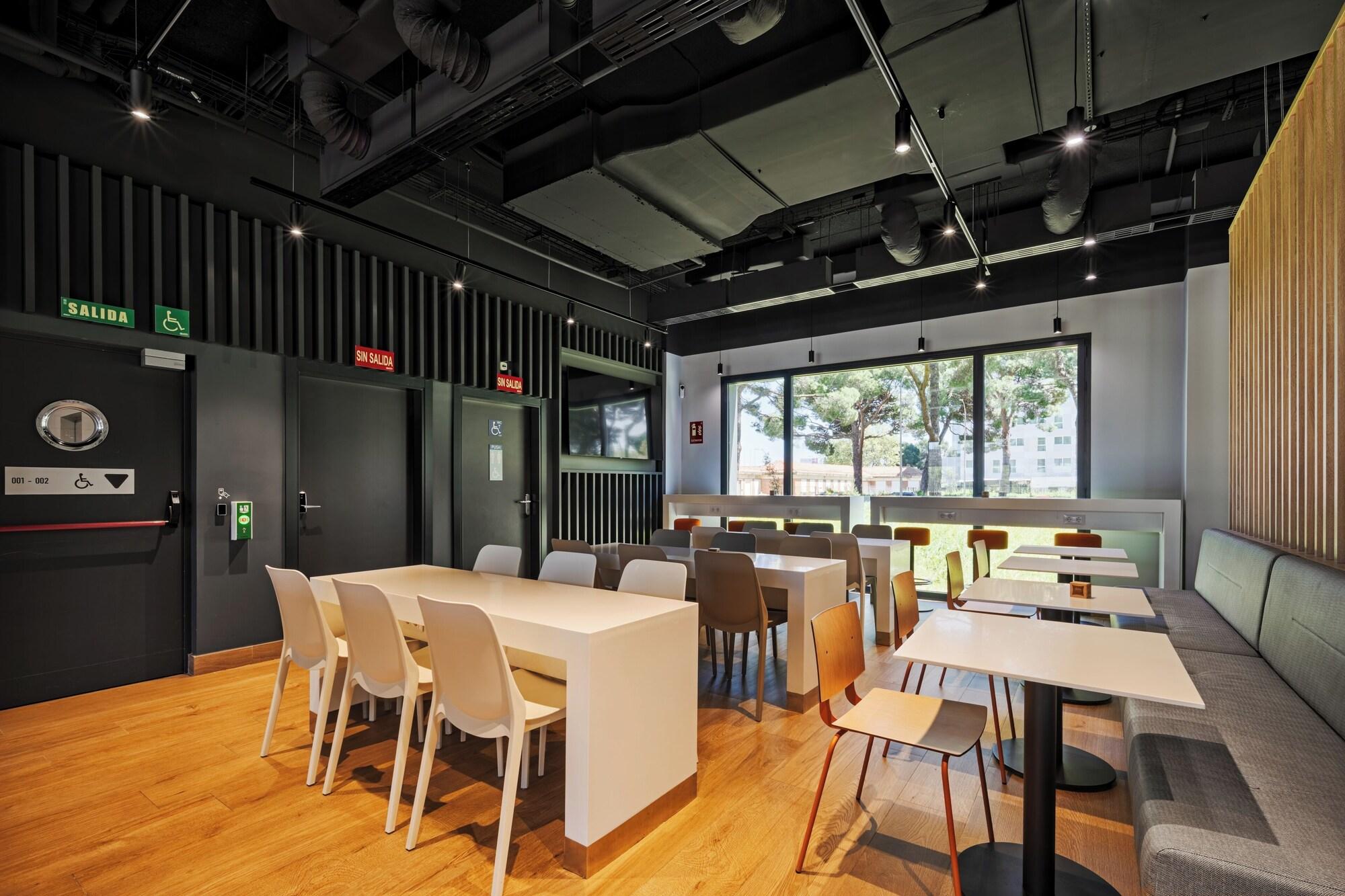 Comodidades del Alojamiento Ibis Budget Madrid Aeropuerto