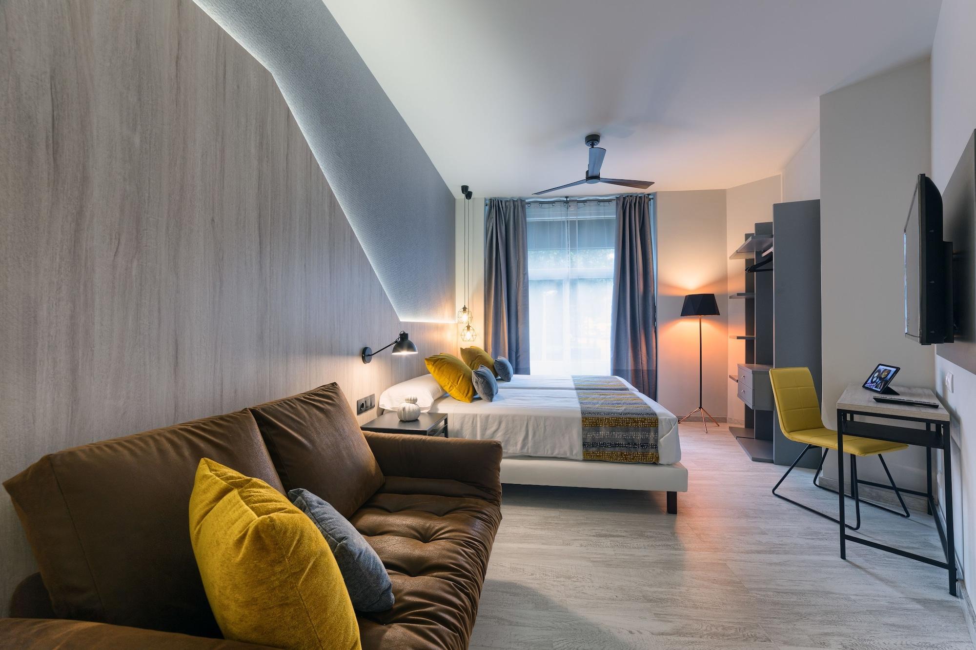 Varios Hotel Onyarbi