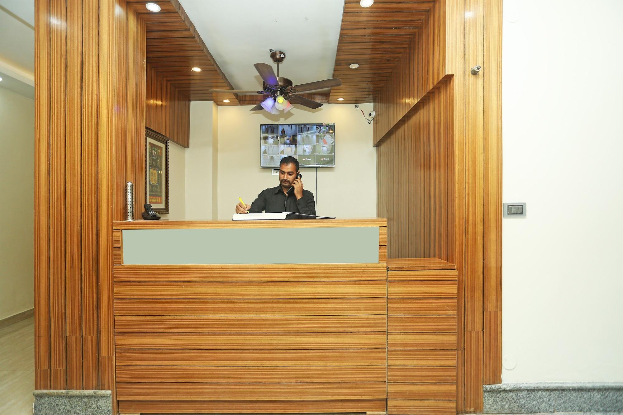 Vista Lobby Capital O 18317 Hotel Samriddhi Retreat