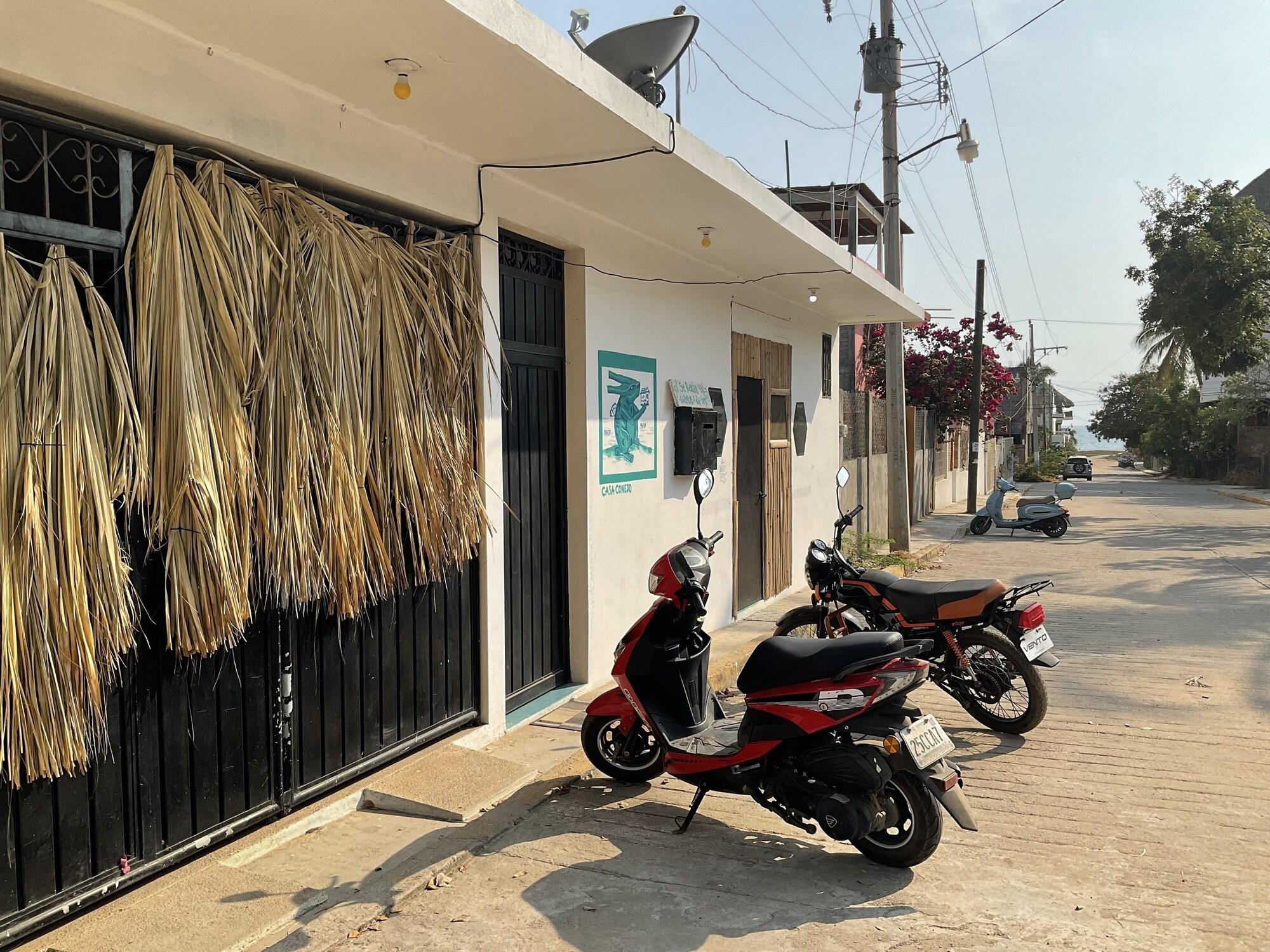 Vista Exterior Casa Conejo by Malayah