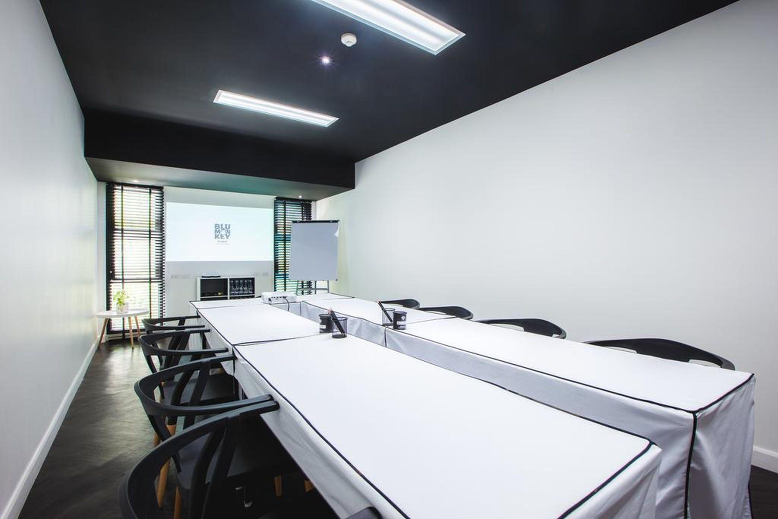 Centro de Negocios Blu Monkey Hub and Hotel Phuket