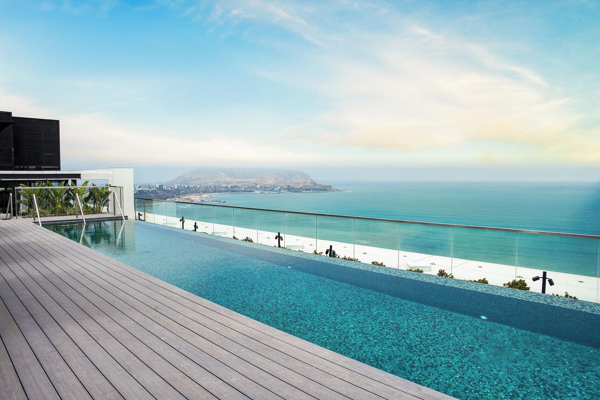 Vista Piscina InterContinental Real Lima Miraflores by IHG