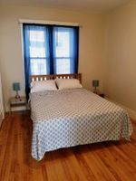 Alquiler Vacacional - Large 3BR APT w/ enclosed front porch Close to Polar Park, palladium, WPI, DCU