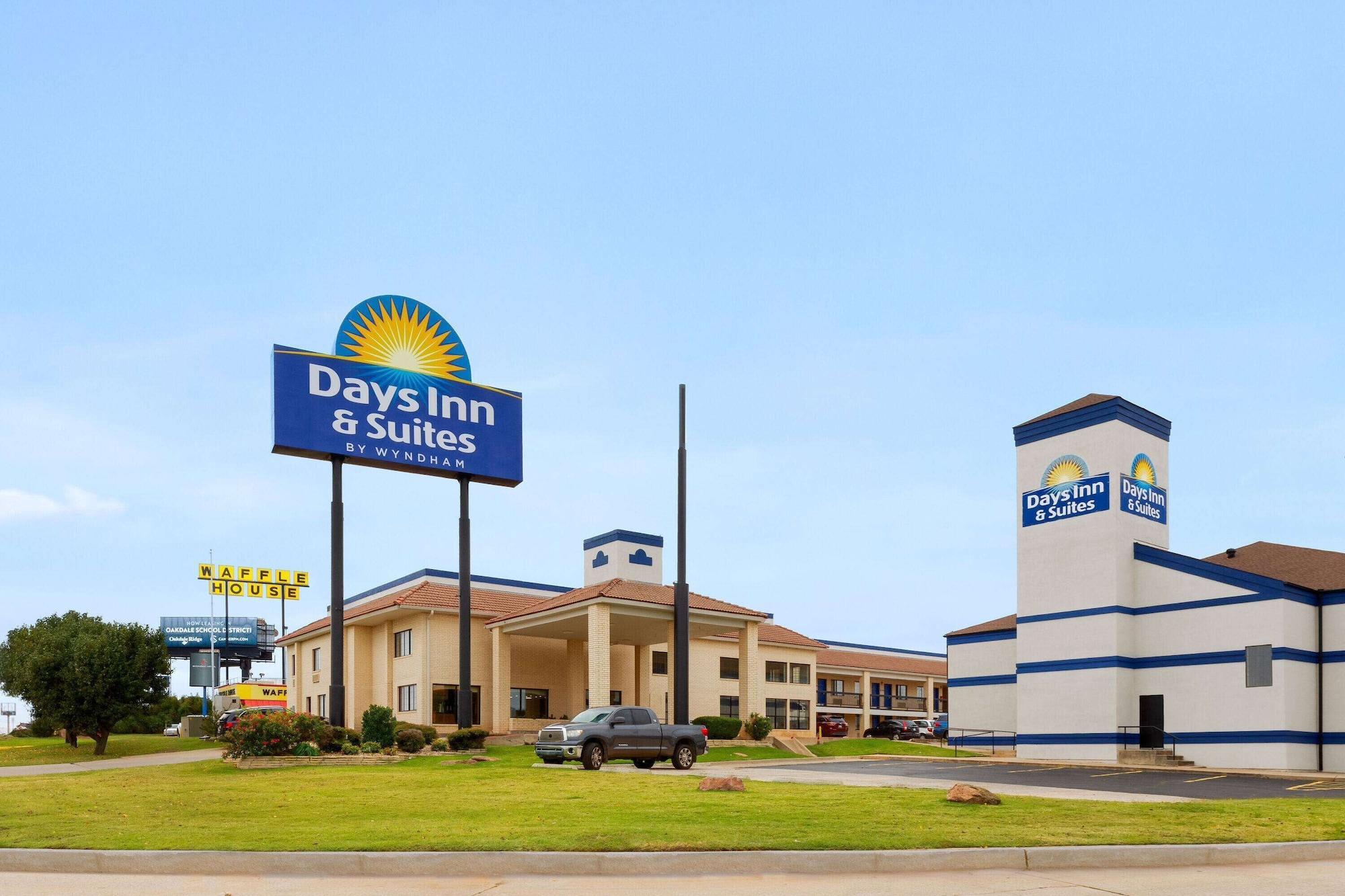 Vista Exterior Days Inn by Wyndham Oklahoma City
