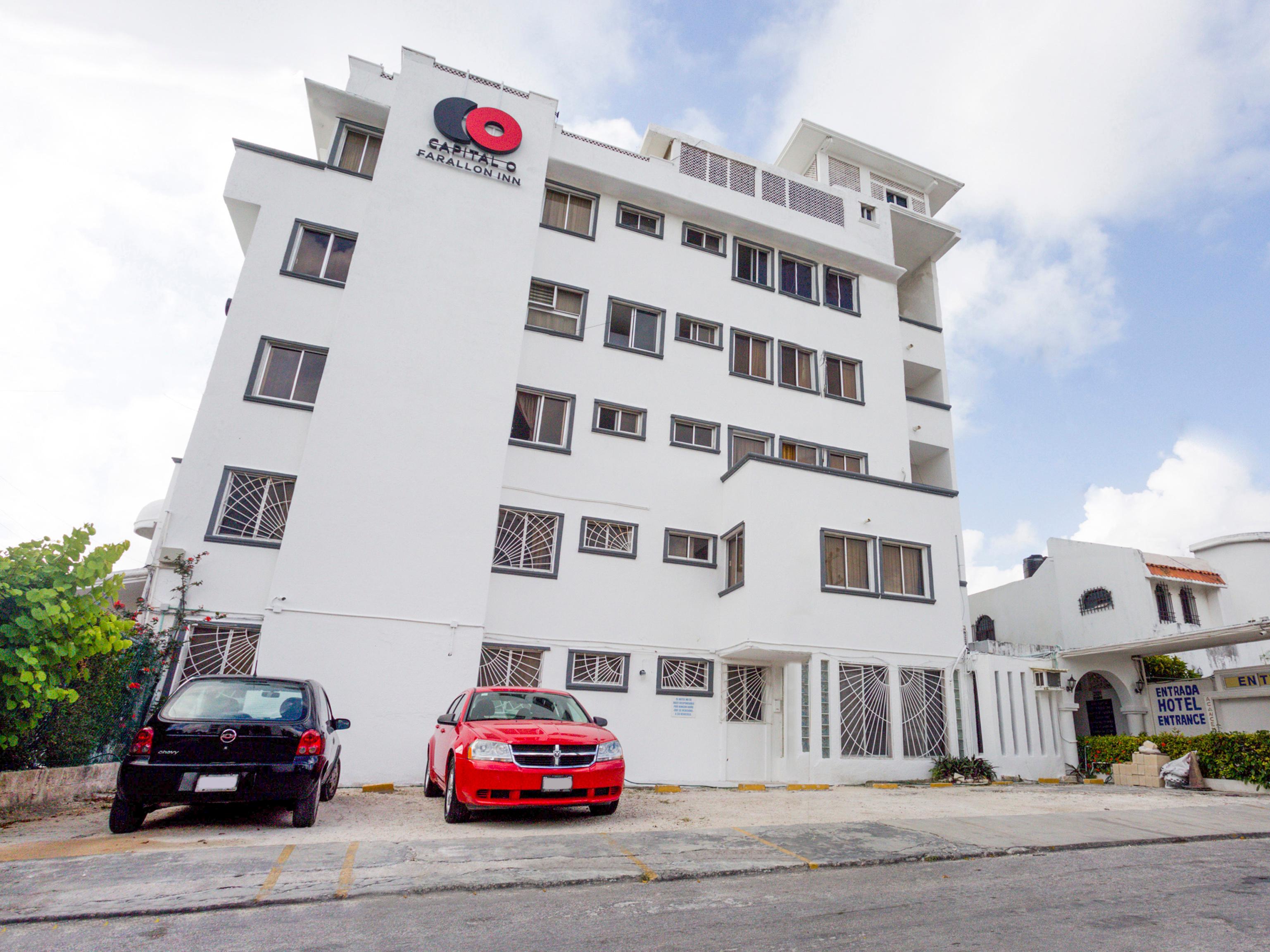 Vista Exterior Capital O Farallon Inn, Cancún
