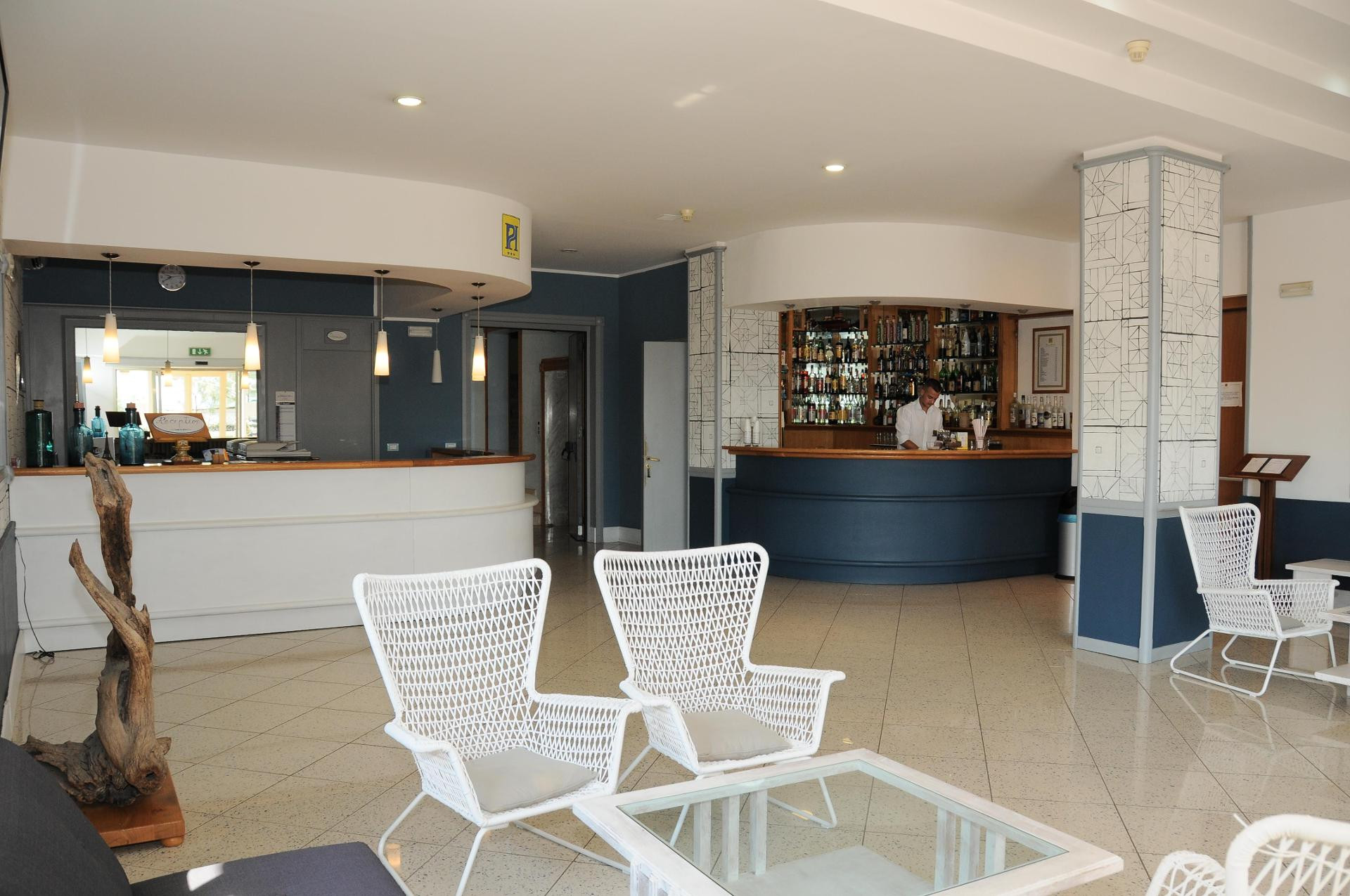 Bar/Salón Perla Hotel