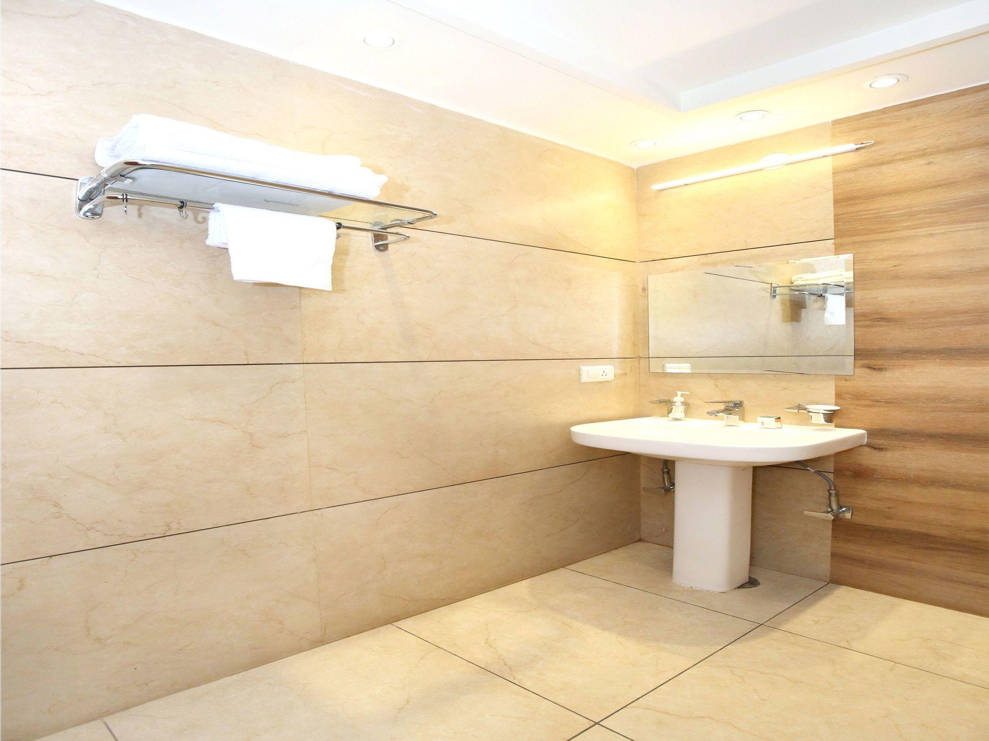 Set de Habitación OYO 2860 Hotel 24x7 Inn