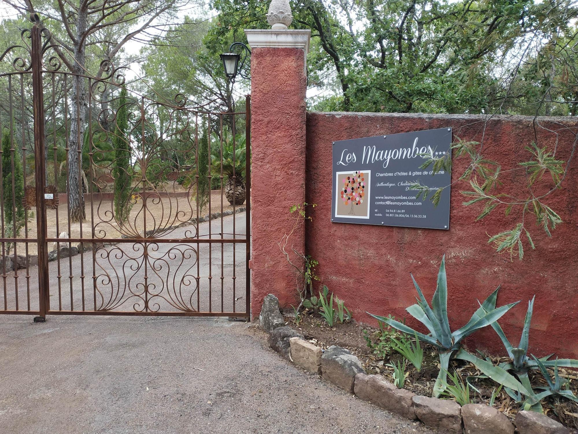 Vista Exterior Les Mayombes
