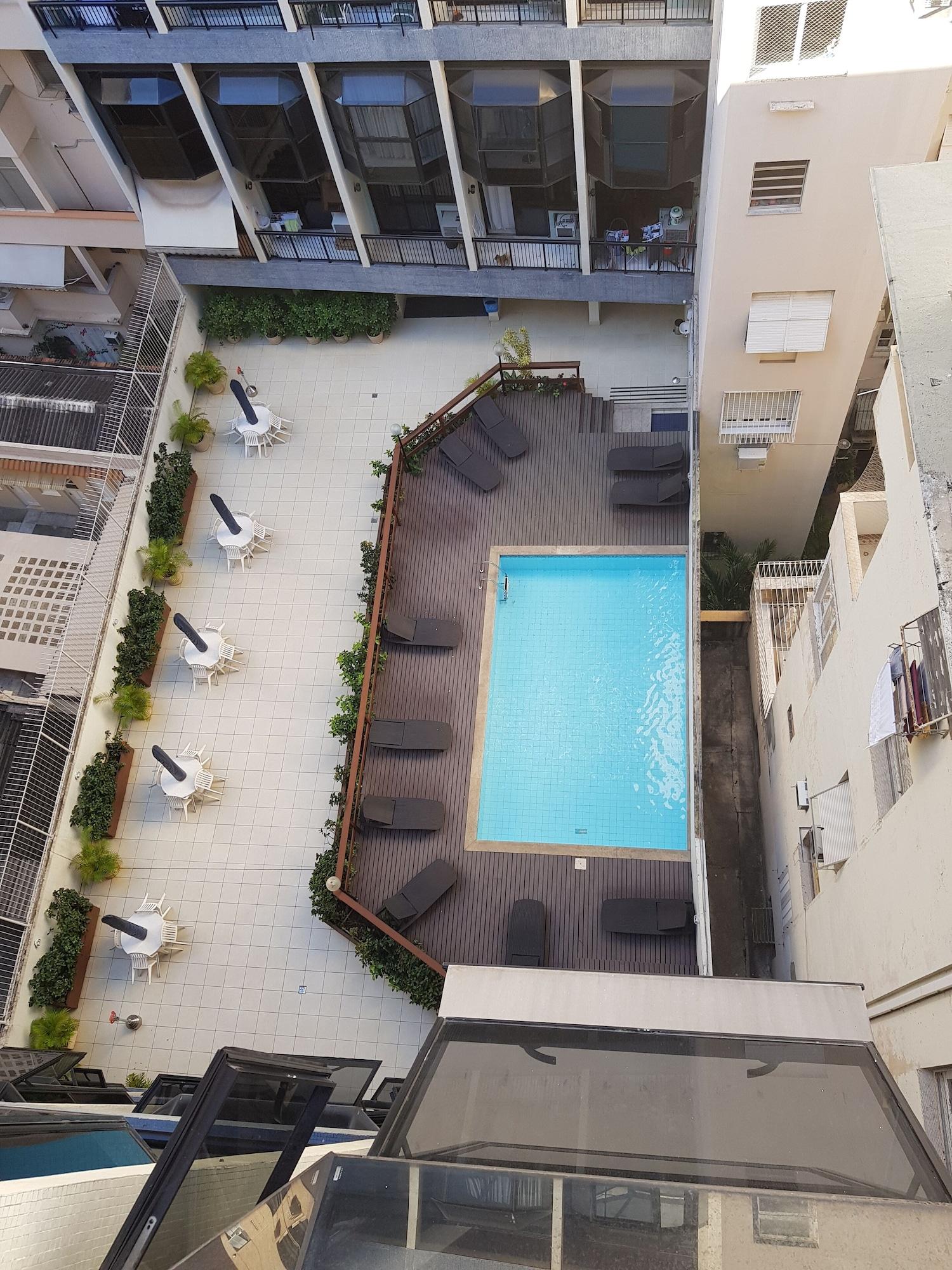 Vista Piscina Duplex Charmoso