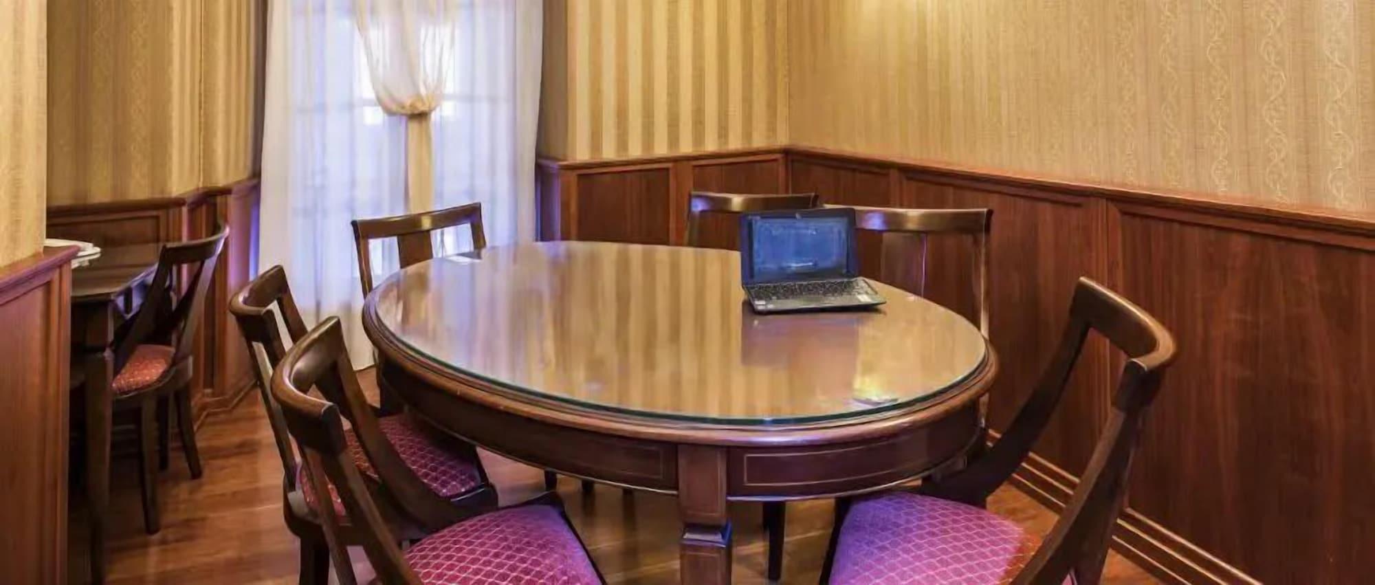 Sala de Reuniones Phi Hotel Principe