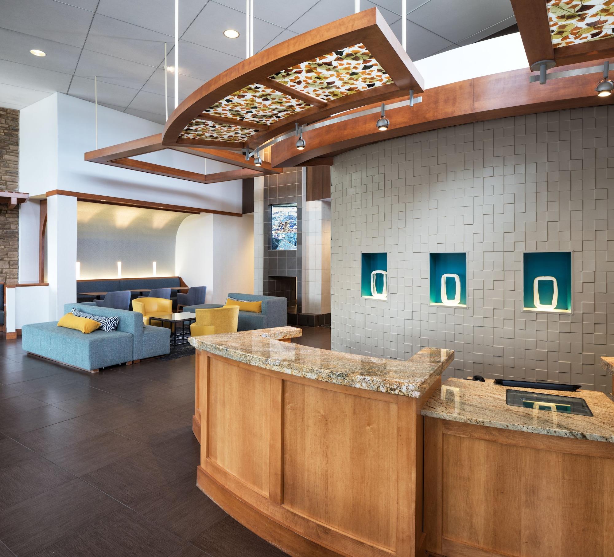 Vista Lobby Hyatt Place South Bend / Mishawaka