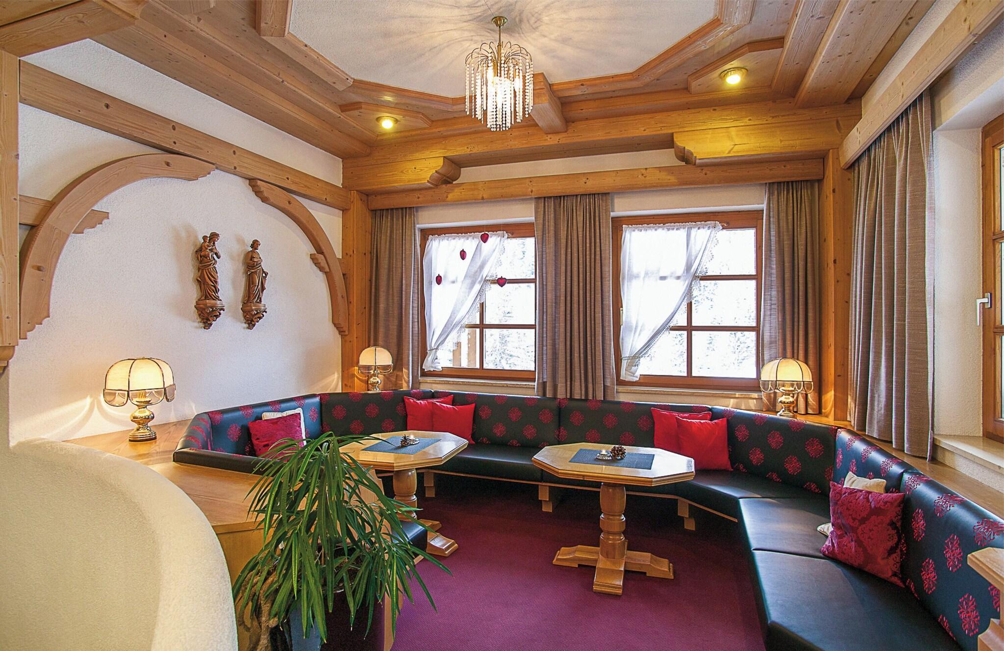 Vista Lobby Alpine Lifestyle Berghotel Madlener