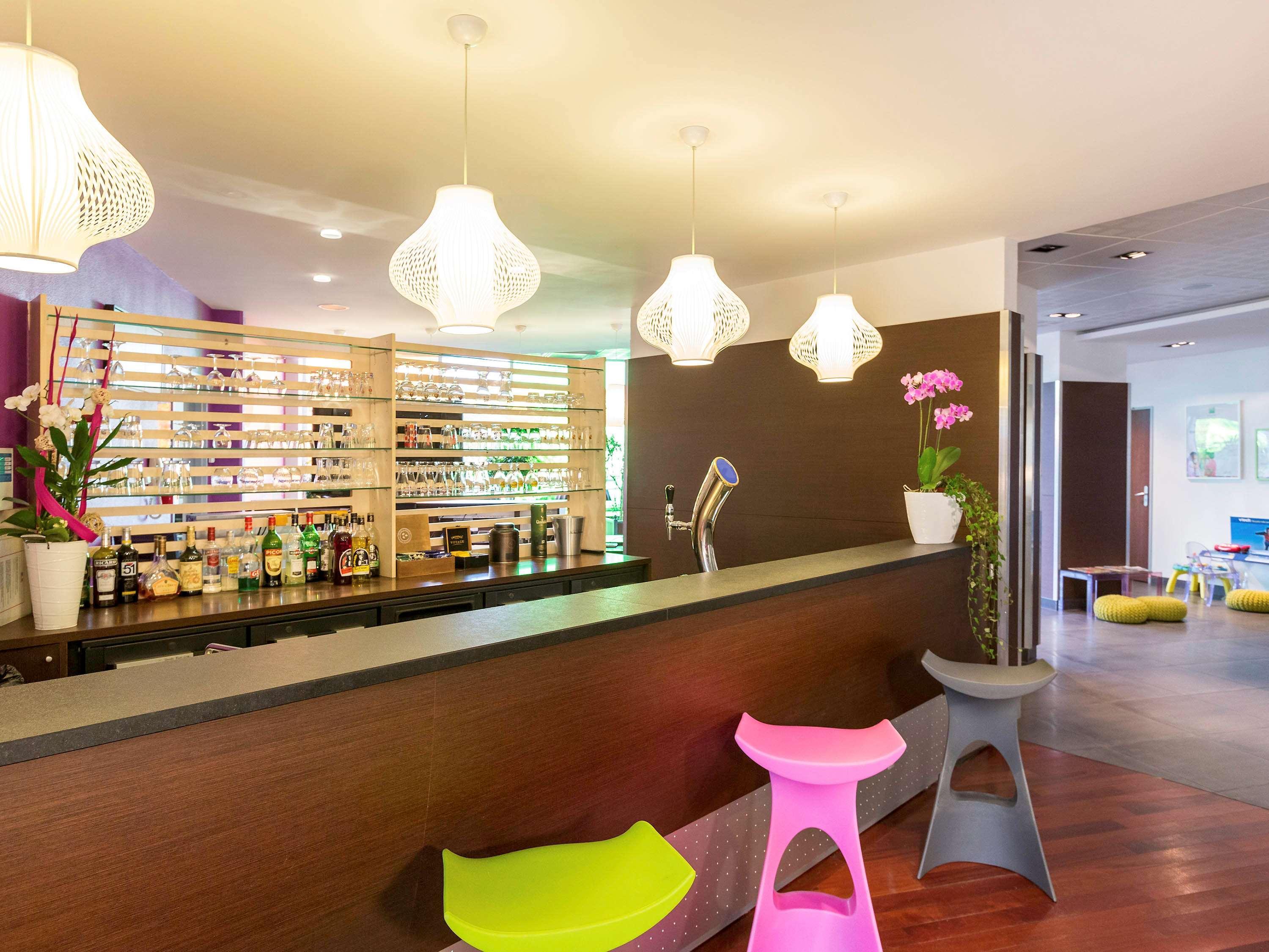 Bar/Salón ibis Styles Béthune Bruay