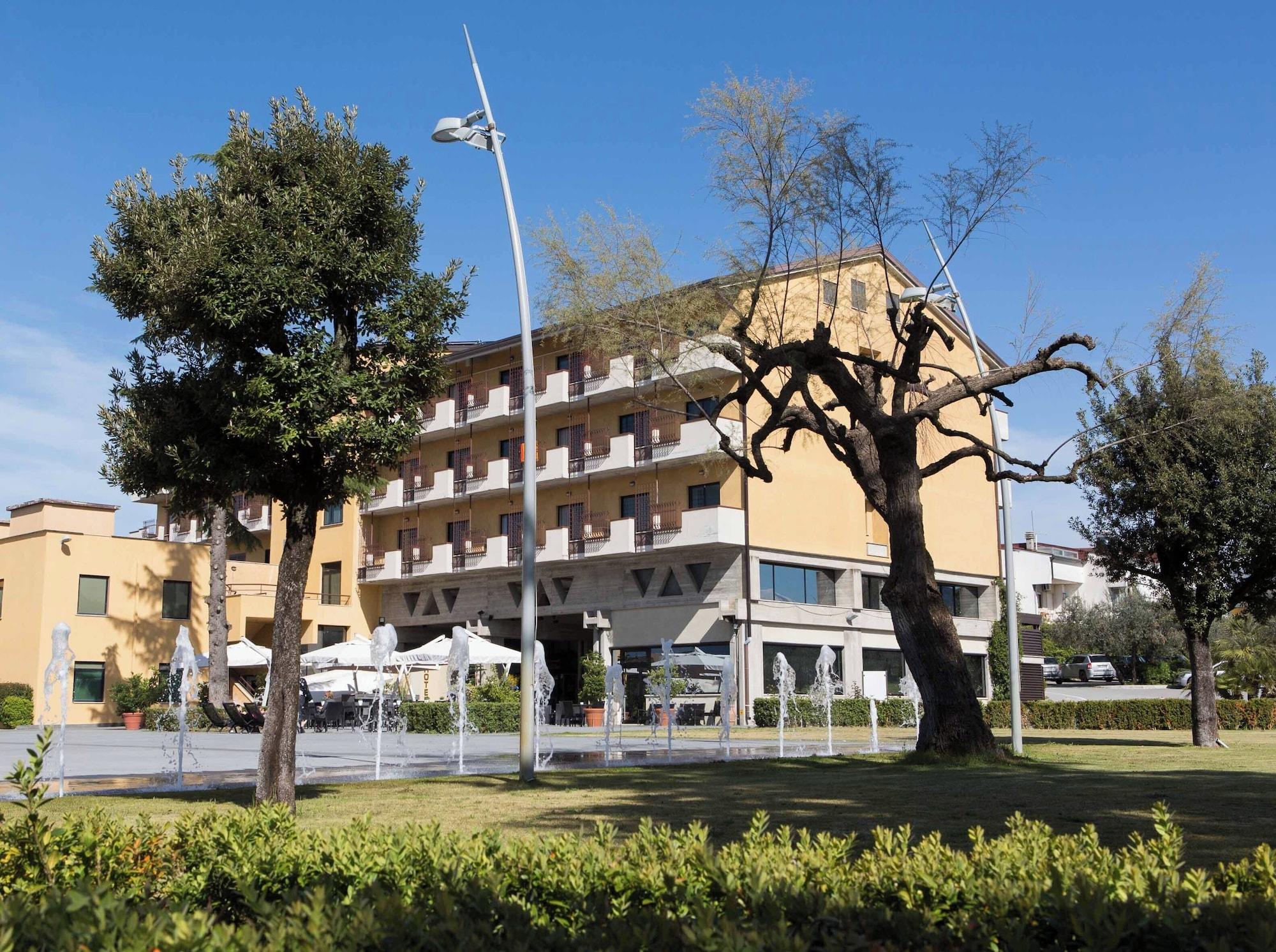 Vista Exterior Hotel Fontana Olente
