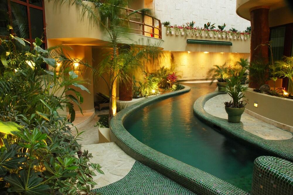 Hotel Maya Villa Condo Hotel