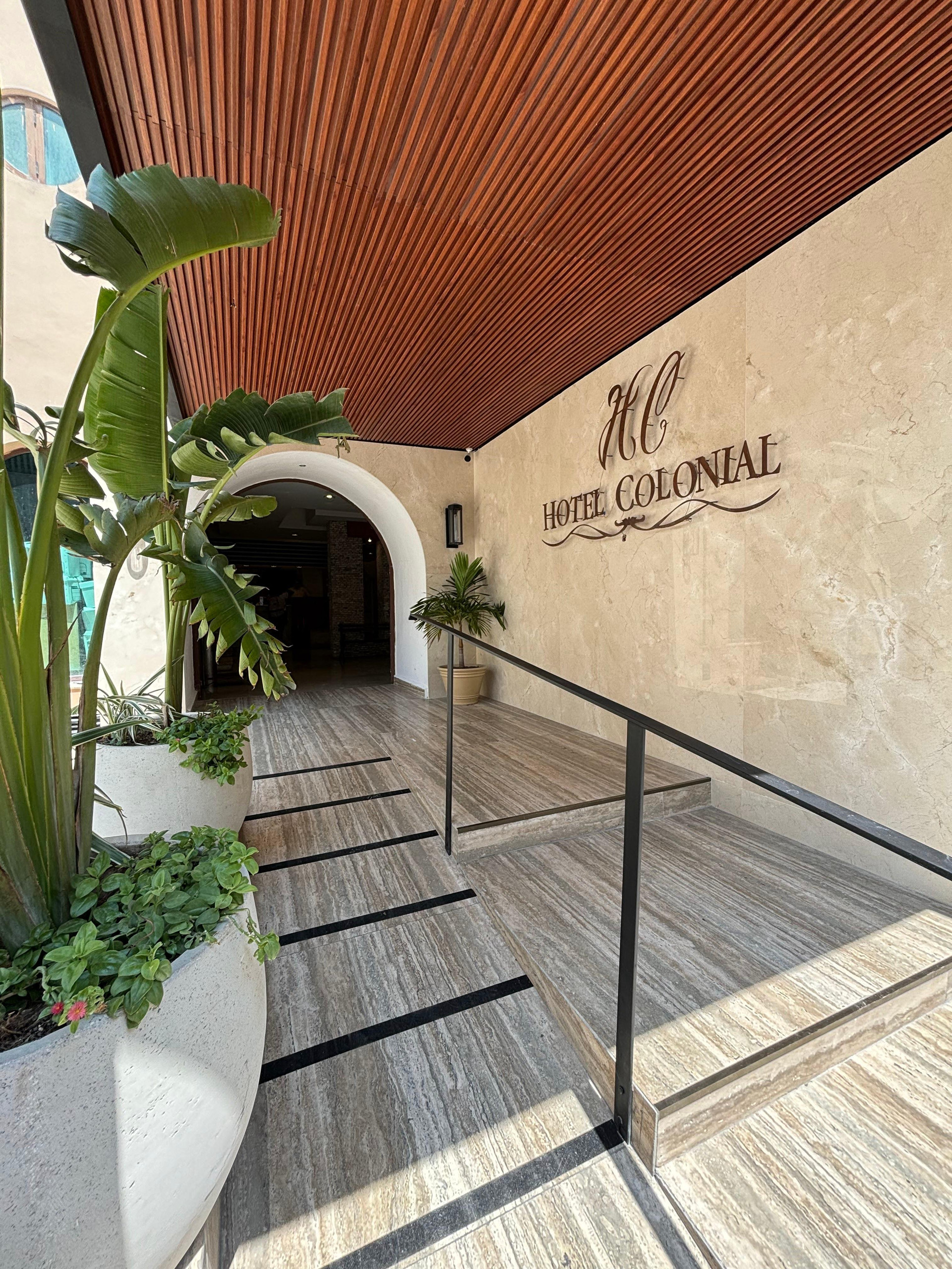 Vista Exterior Hotel Colonial