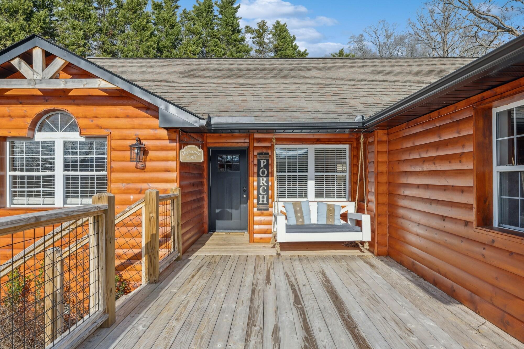 Varios Majestic Valley View 3 Bedroom Cabin by RedAwning