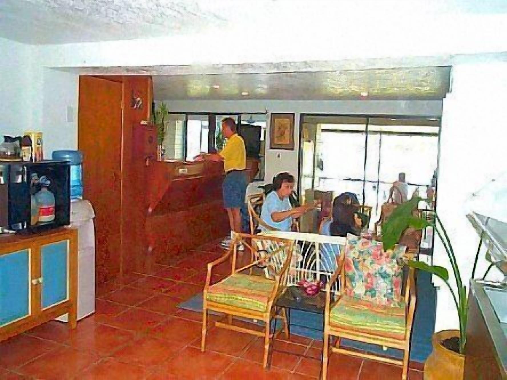 Vista Lobby Lake Roy Beach Inn