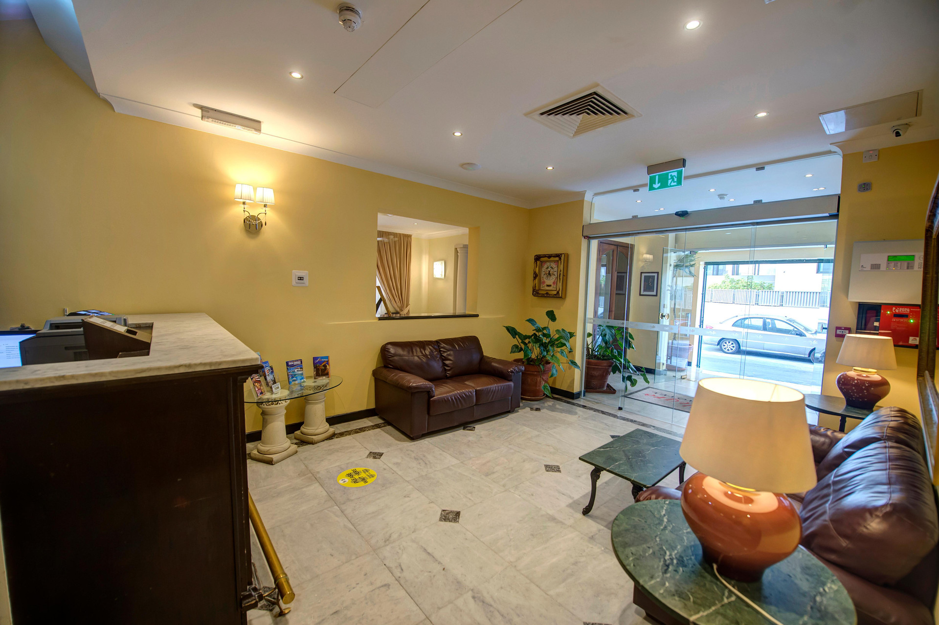 Vista Lobby Allegro Hotel