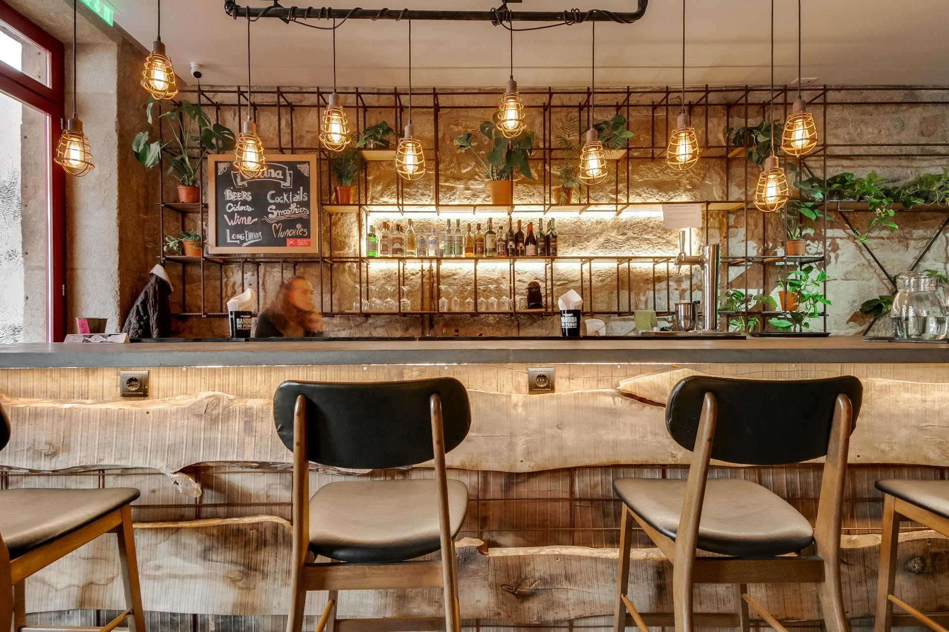 Bar/Salón Selina Porto