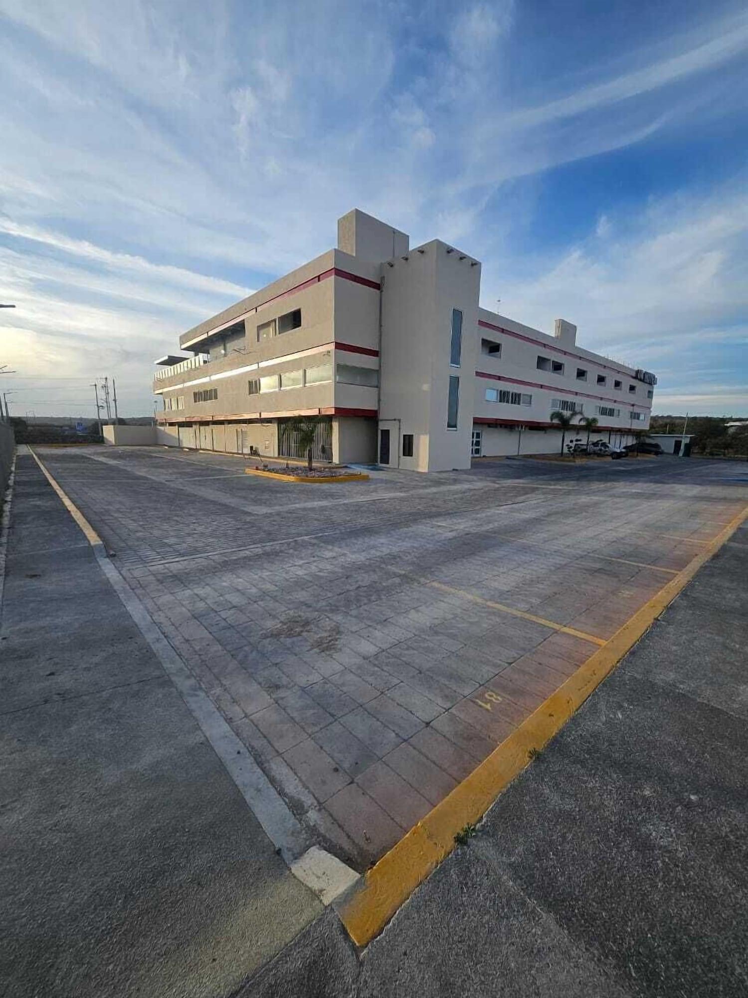 Vista Exterior MC HOTEL SALDARRIAGA QUERETARO