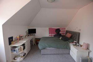 Alquiler Vacacional - Fabulous 3 bedroom Bungalow in Glasgow with Garden and Parking.