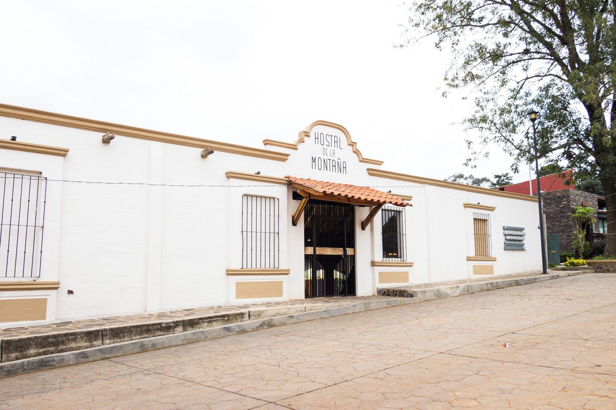 Vista Exterior Hostal de la Montaña