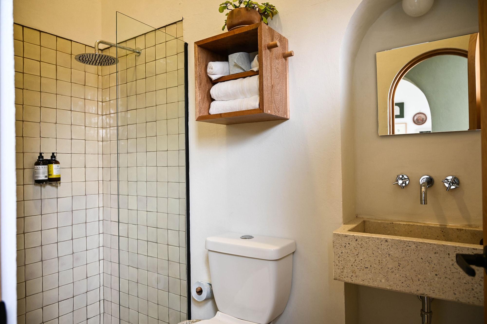 Equipamiento de Habitación Casa Kali by Barrio México