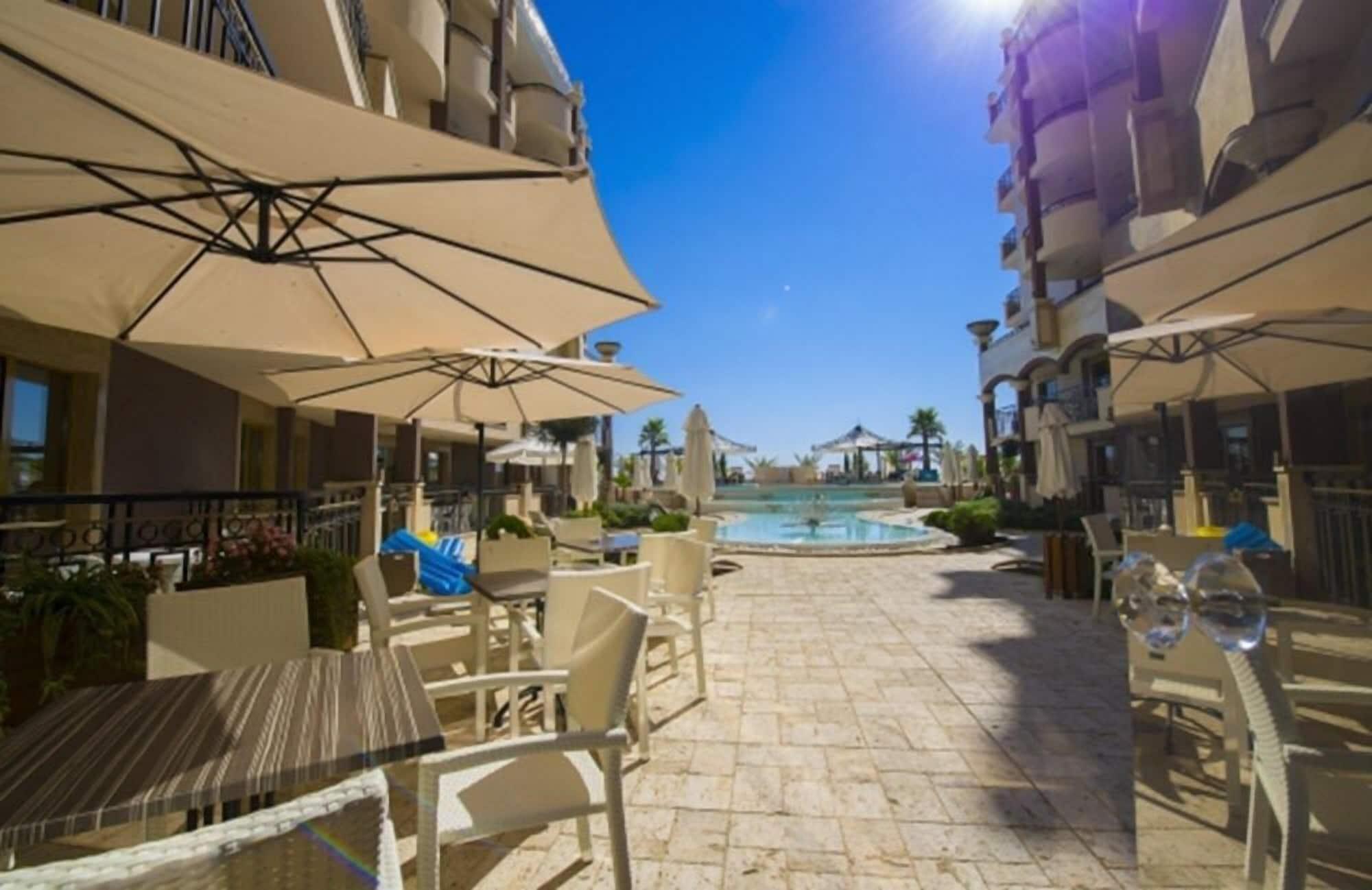 Restaurant Golden Rainbow VIP Residence