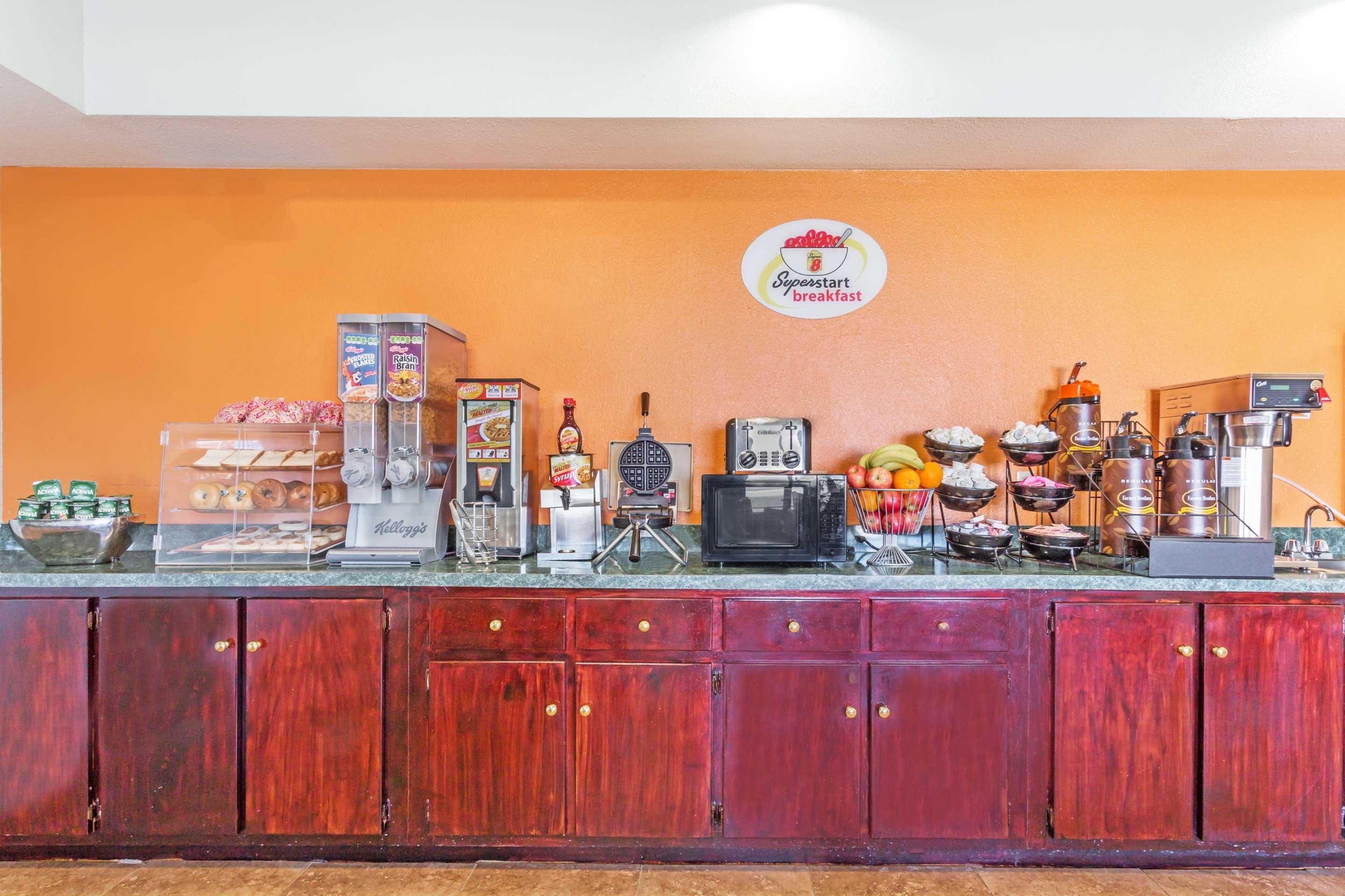 Comodidades del Alojamiento Super 8 By Wyndham Hull Street Midlothian/Richmond