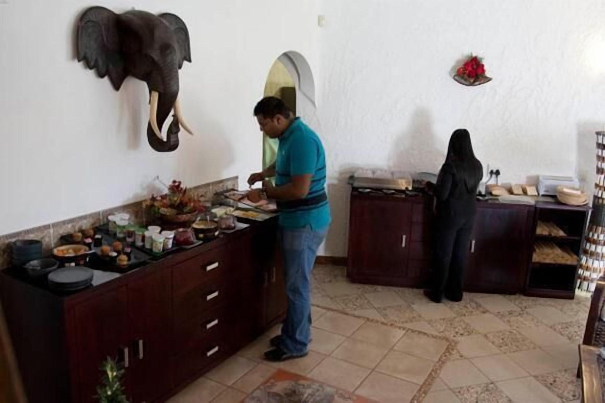 Restaurant Bizafrika Guest Lodge & Conference Center