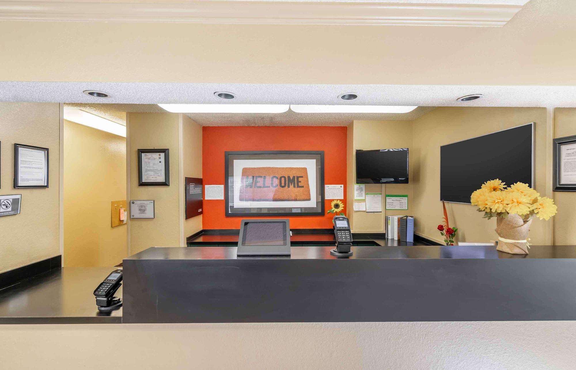 Vista Lobby Extended Stay America Select Suites Tampa Brandon