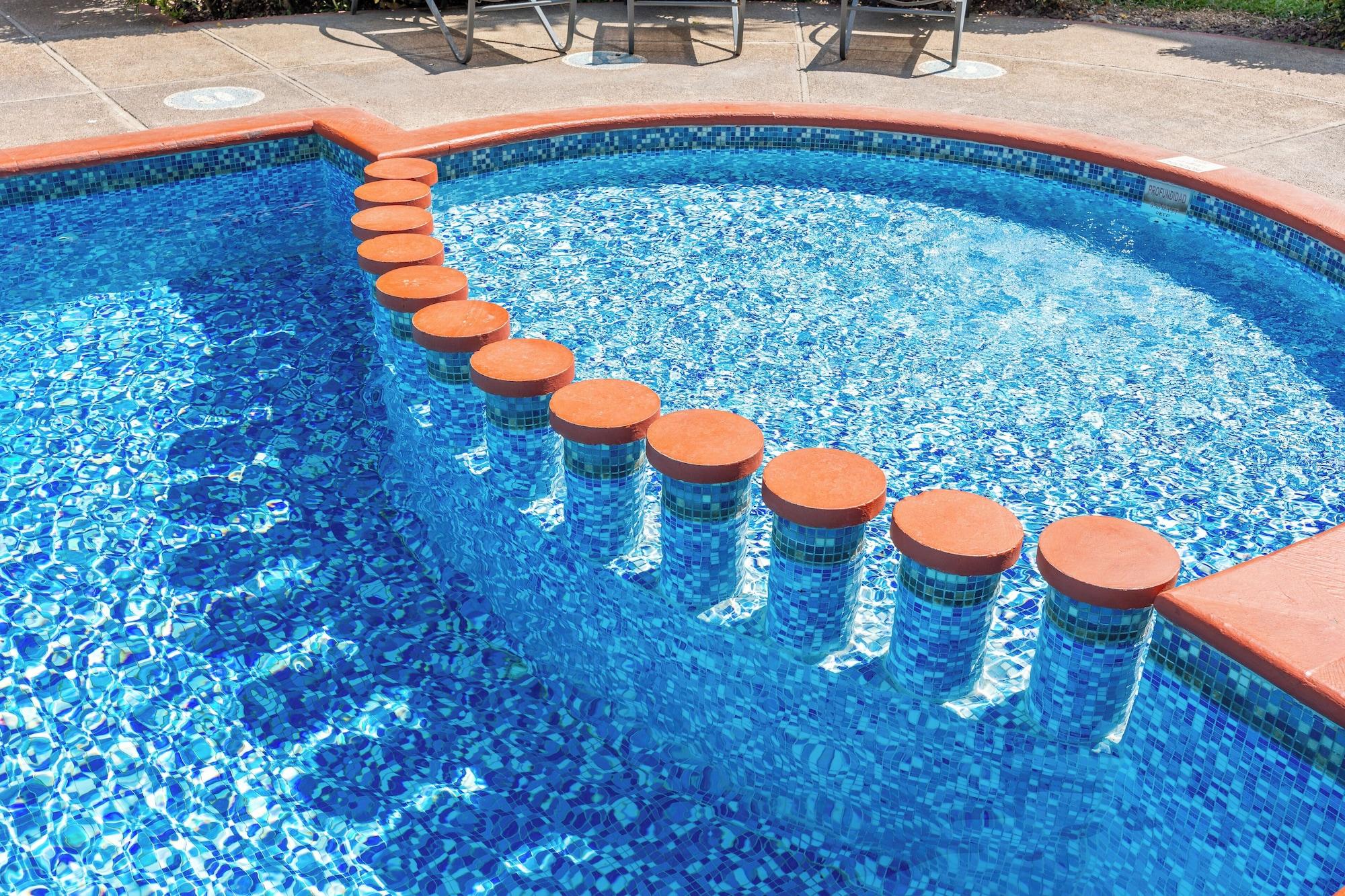 Vista Piscina Fiesta Inn Poza Rica