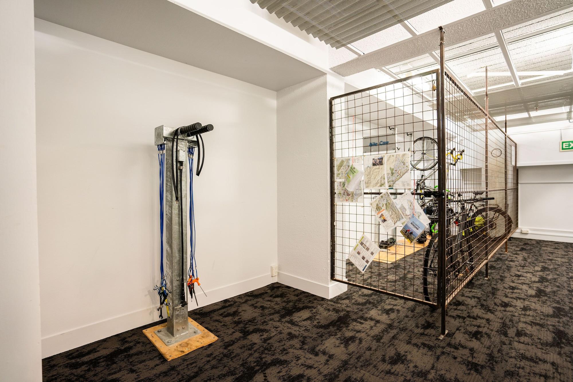 Varios Haka House Wellington