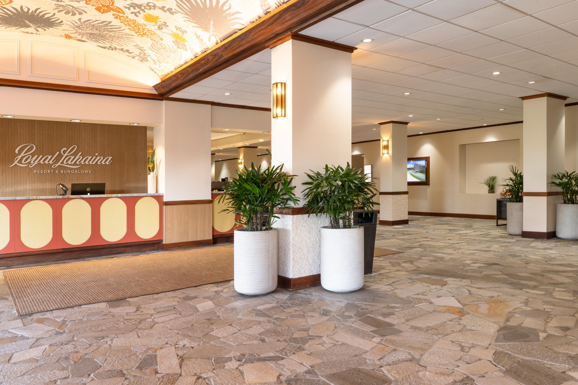 Vista do lobby Royal Lahaina Resort & Bungalows