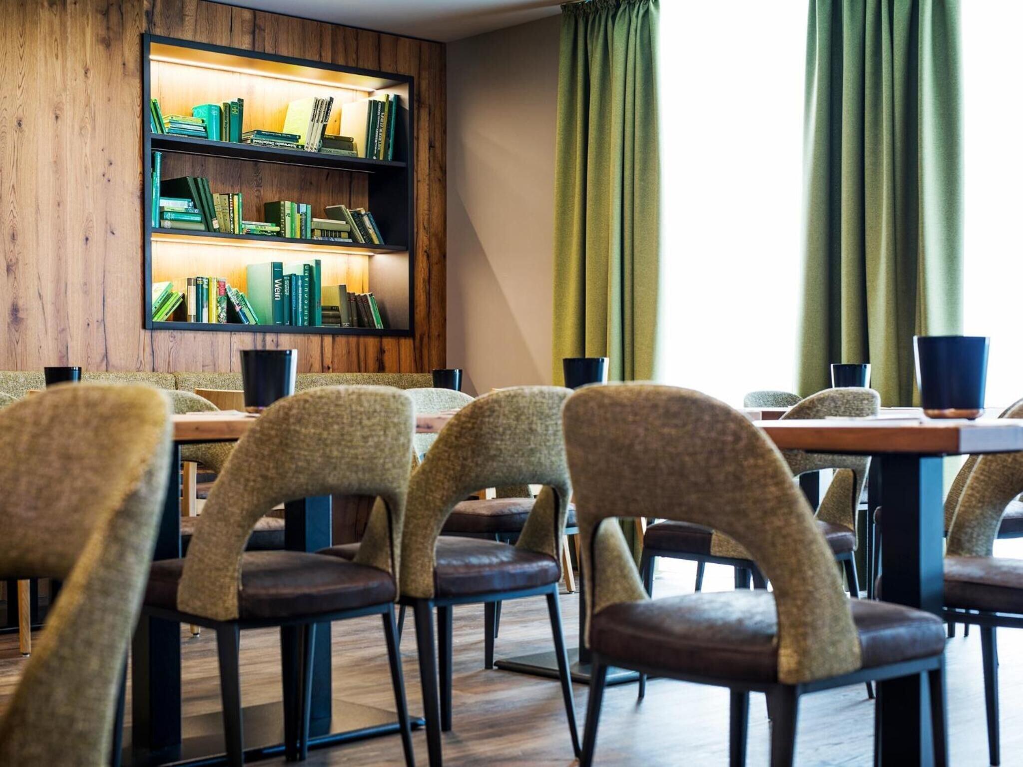 Bar/Salón RiKu HOTEL Ulm