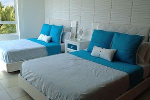 Alquiler Vacacional - Jacuzzi privado en roof garden con asoleadero húmedo