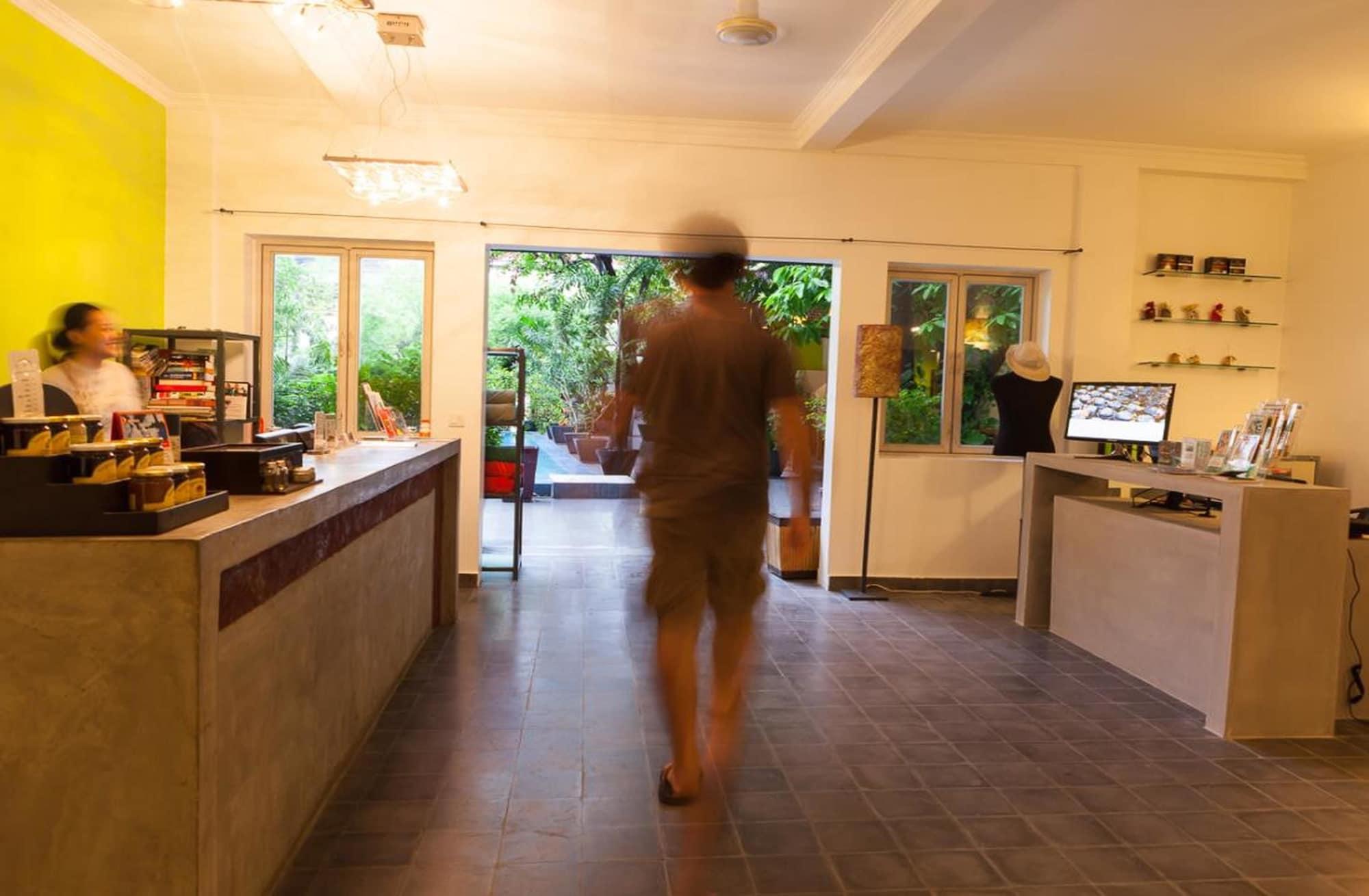 Vista Lobby The 252