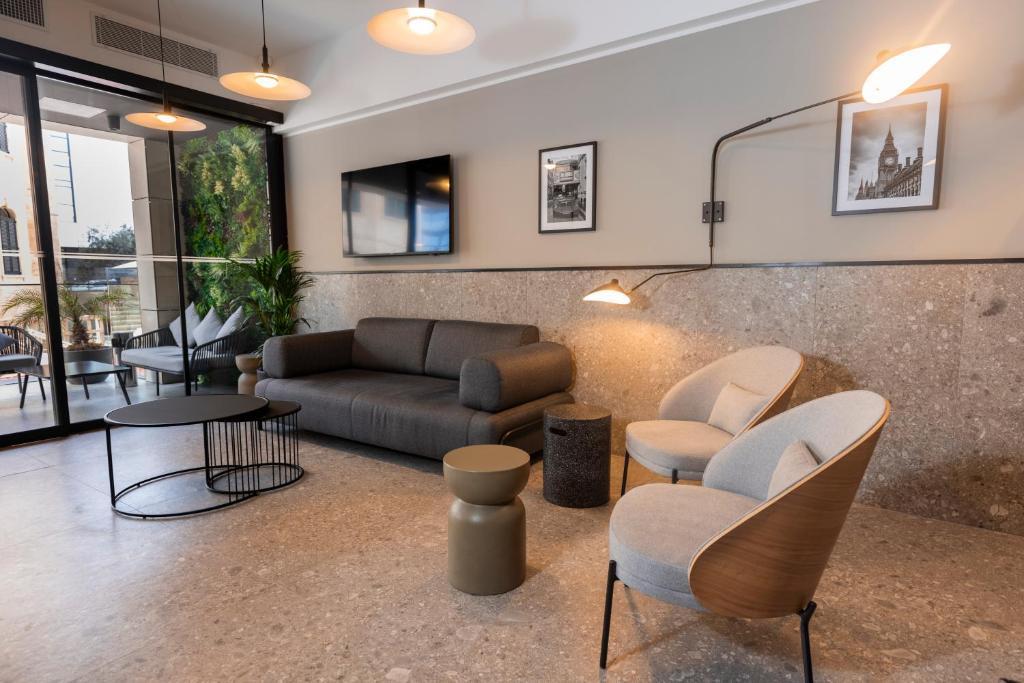 Vista Exterior The Londoner Hotel St. Julians