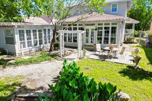 Alquiler Vacacional - Conroe Home w/ Enclosed Deck: Pets Welcome!