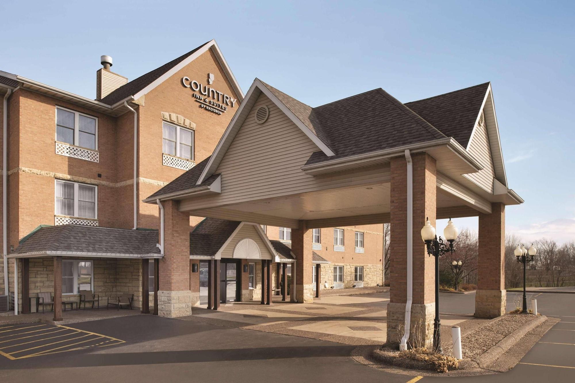 Vista Exterior Country Inn & Suites by Radisson, Galena, IL