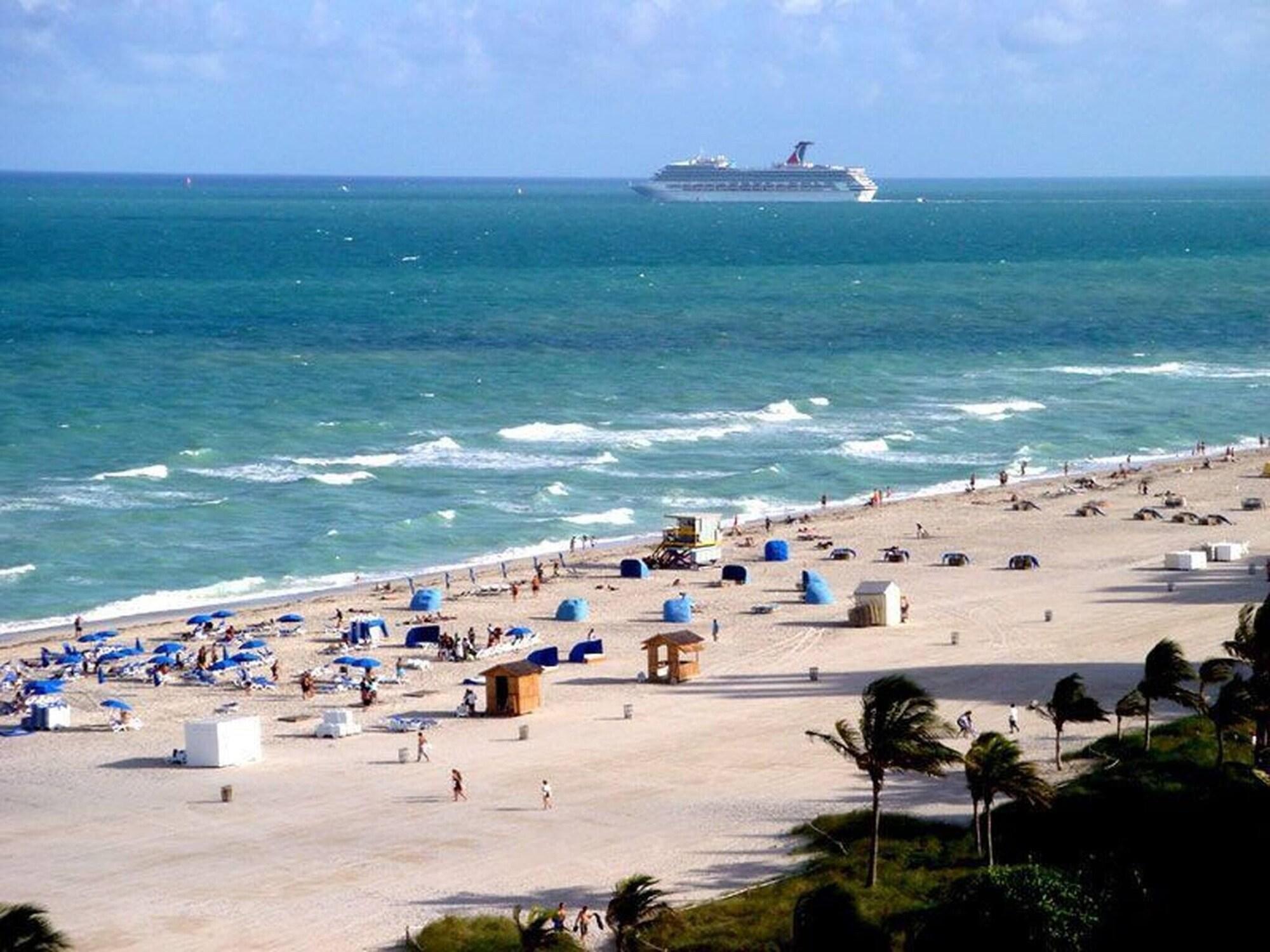 Playa Decoplage South Beach
